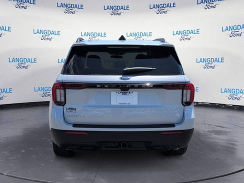 New 2026 Ford Explorer Active image 8