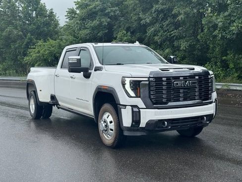 Used 2024 GMC Sierra 3500 Denali Ultimate AWD/4WD image 1