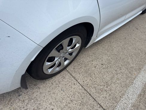 Used 2025 Toyota Corolla LE FWD image 9