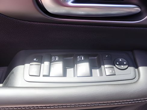 New 2027 Chrysler Pacifica Select FWD image 19