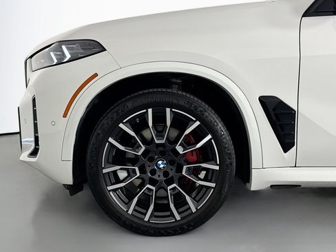 Used 2024 BMW X5 xDrive40i w/ M Sport Package AWD/4WD image 9