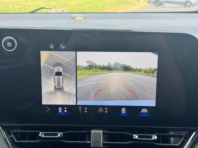 Used 2025 Chevrolet Equinox RS w/ Safety and Technology Package FWD image 24