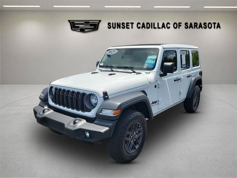 Used 2025 Jeep Wrangler Unlimited Sport AWD/4WD image 8