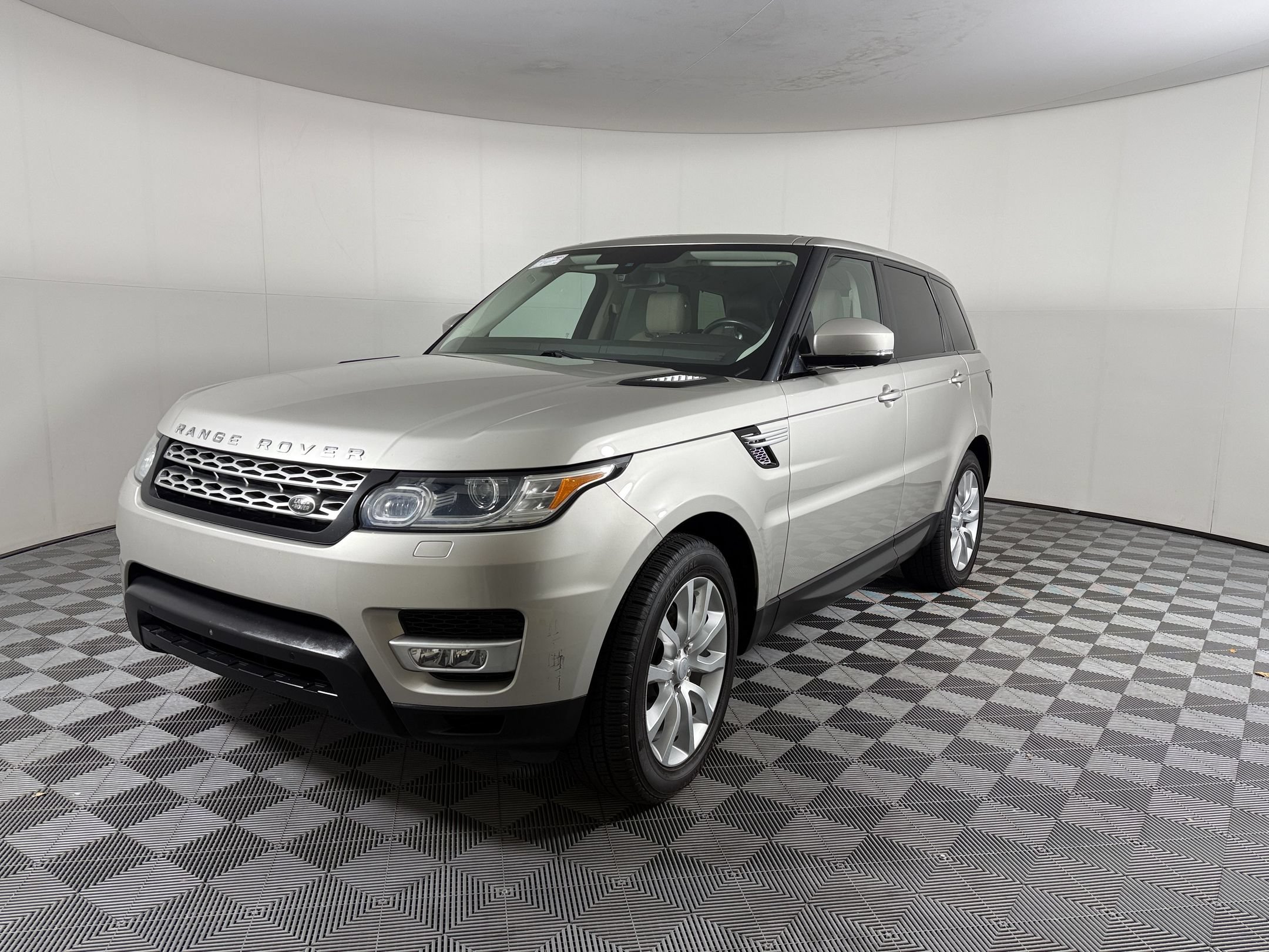 Used 2016 Land Rover Range Rover Sport HSE AWD/4WD image 1