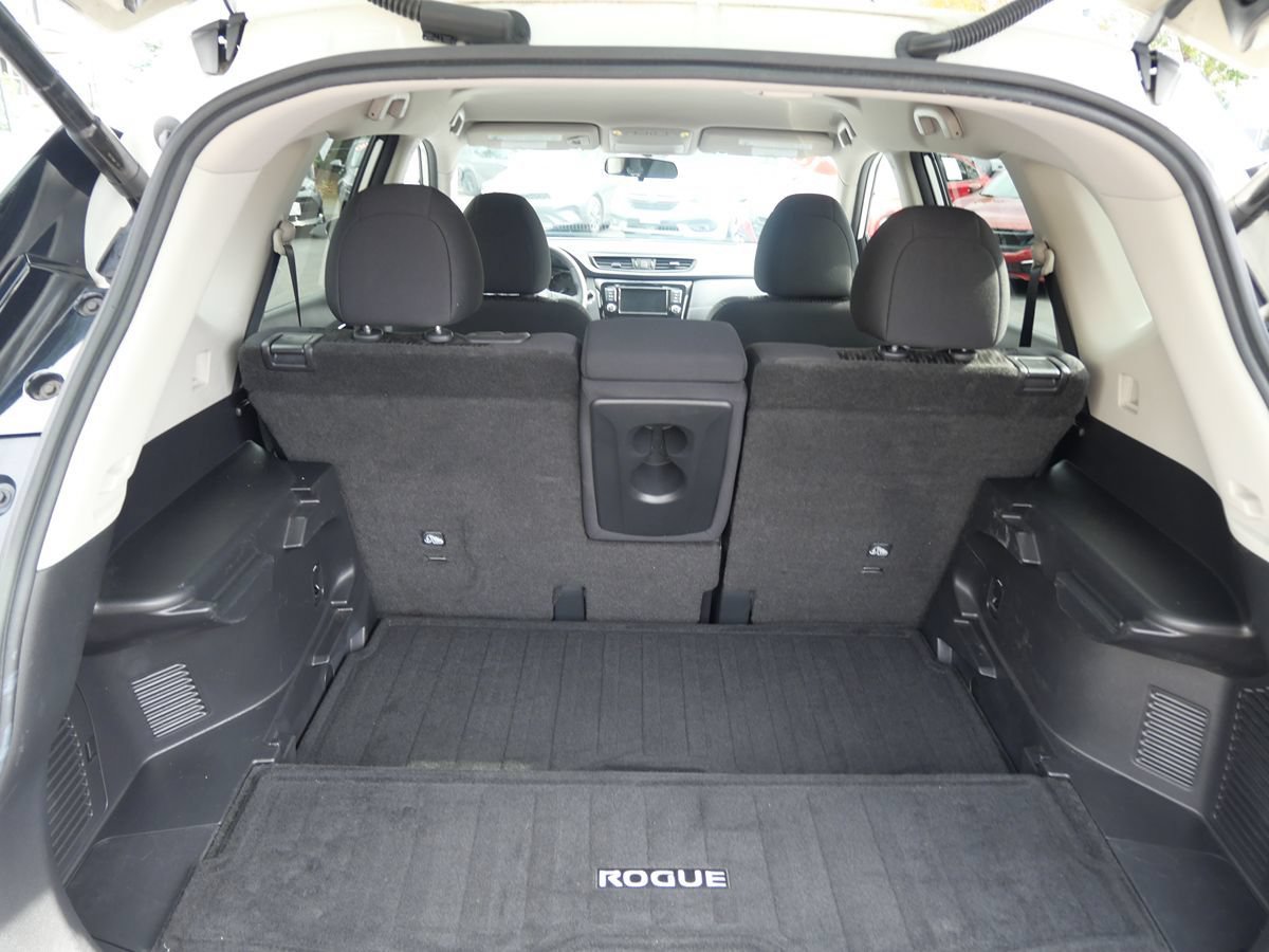 Used 2018 Nissan Rogue SV w/ Premium Package AWD/4WD image 21