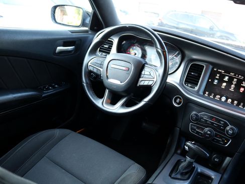 Used 2020 Dodge Charger SXT w/ Blacktop Package image 35