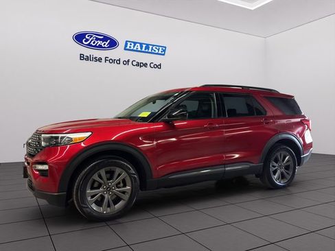 Used 2023 Ford Explorer XLT w/ Equipment Group 202A image 2