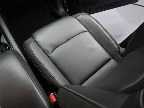 Used 2023 Nissan Pathfinder SL image 12