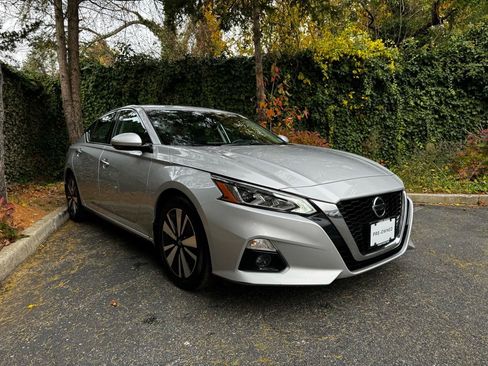 Used 2021 Nissan Altima 2.5 SL image 3