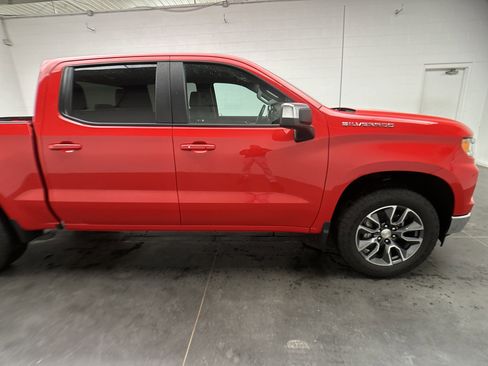 Used 2024 Chevrolet Silverado 1500 LT AWD/4WD image 10