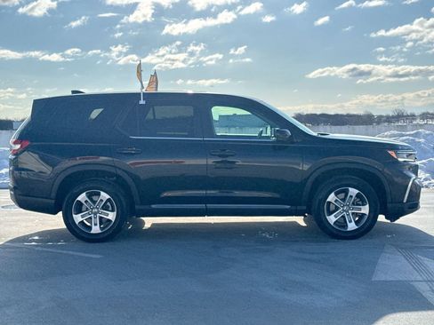 Used 2025 Honda Pilot EX-L image 9