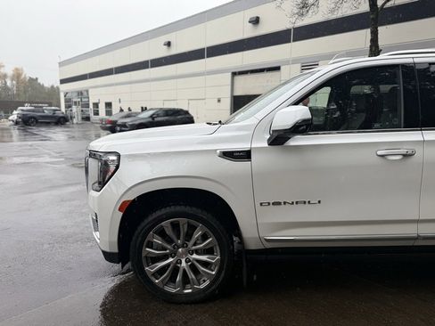 Used 2021 GMC Yukon Denali image 9