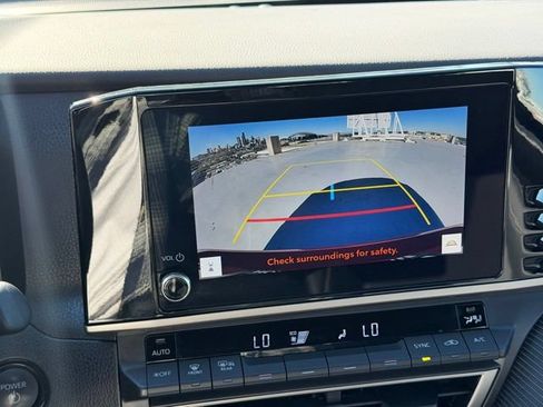 Used 2025 Toyota Camry SE FWD image 15