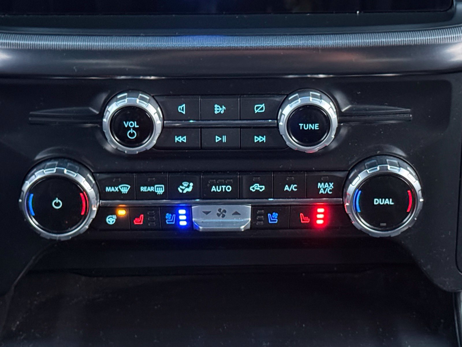 Used 2024 Ford F150 Lariat w/ Equipment Group 502A High AWD/4WD image 27