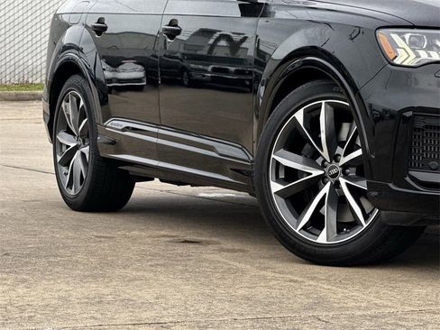 Used 2023 Audi SQ7 Prestige w/ Prestige Package image 11
