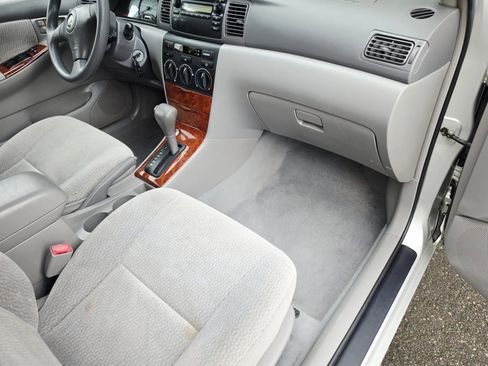 Used 2004 Toyota Corolla LE FWD image 11