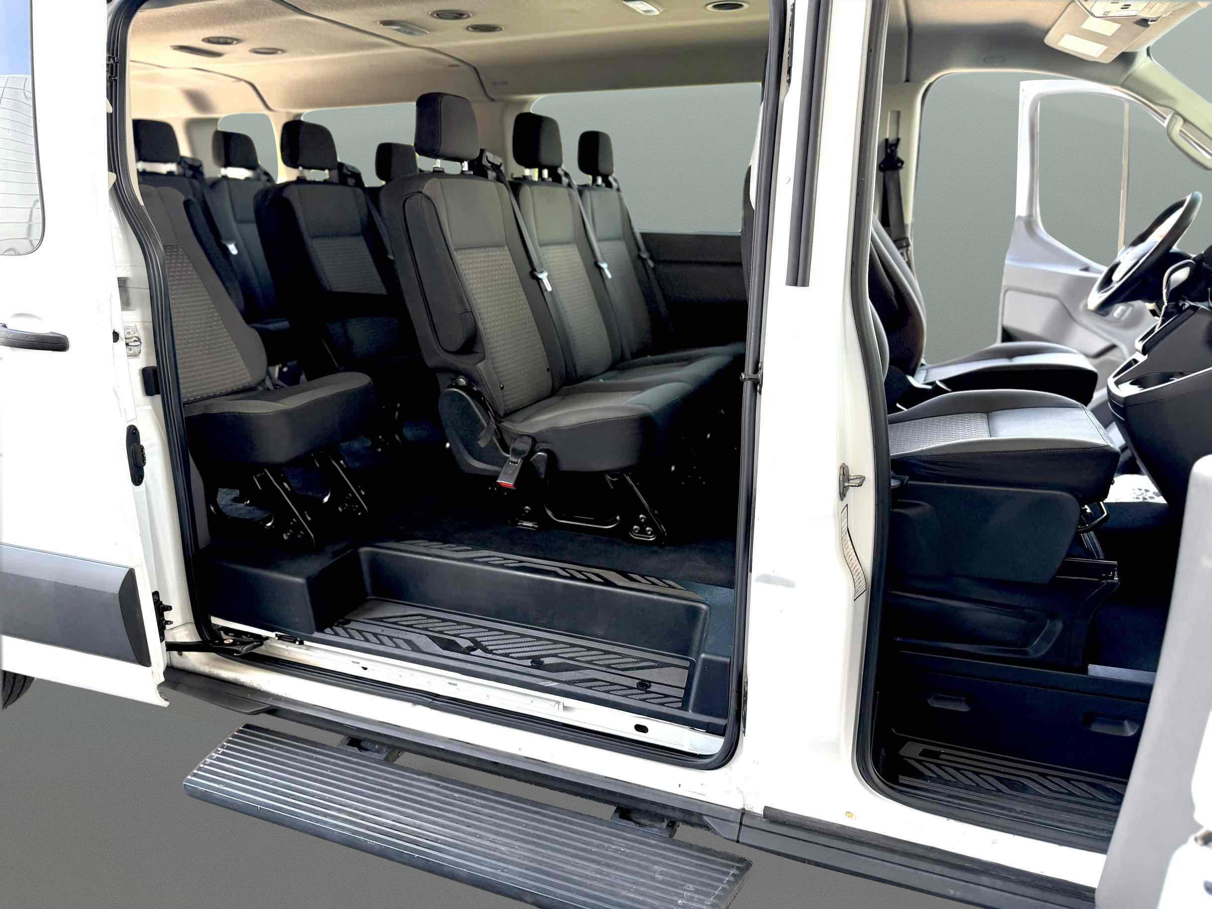 Used 2023 Ford Transit 350 XLT RWD image 16