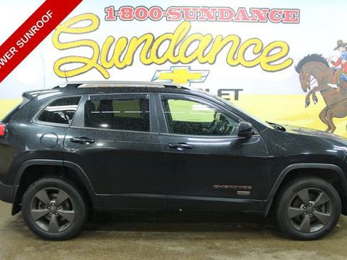 Used 2016 Jeep Cherokee Latitude AWD/4WD image 1