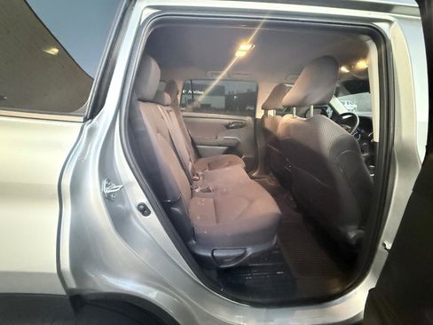 Used 2023 Toyota Highlander LE image 12