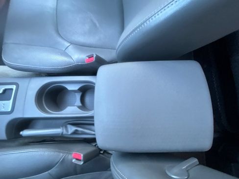 Used 2014 Nissan Frontier SL w/ SL Moonroof Package AWD/4WD image 20