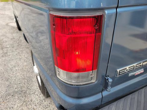 Used 2014 Ford E-350 and Econoline 350 Super Duty w/ Insulation Package image 41