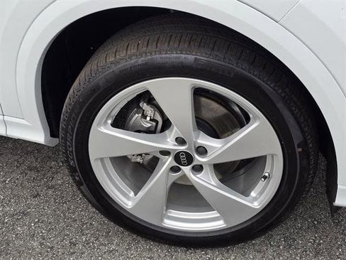 Used 2025 Audi Q5 Premium Plus image 32