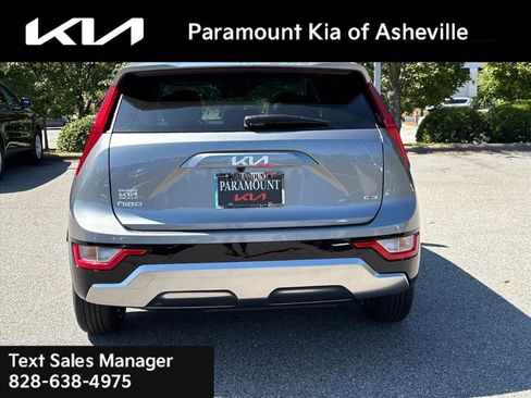 New 2025 Kia Niro SX image 5