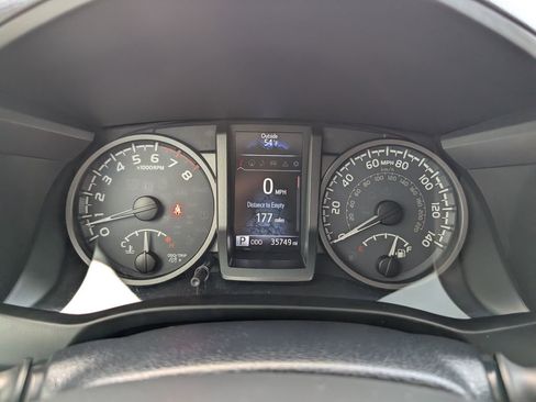 Used 2019 Toyota Tacoma TRD Off-Road image 16