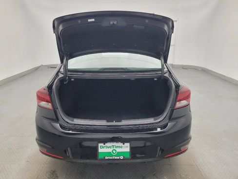 Used 2019 Hyundai Elantra Limited w/ Winter Weather Package image 29