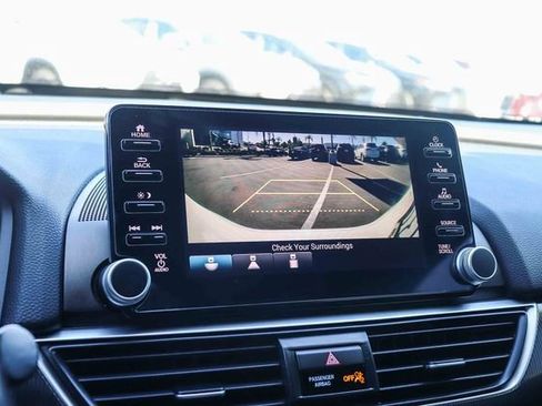 Used 2018 Honda Accord Sport image 29