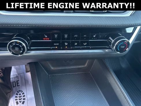 Used 2025 Chevrolet Equinox LT w/ Safety and Technology Package image 17