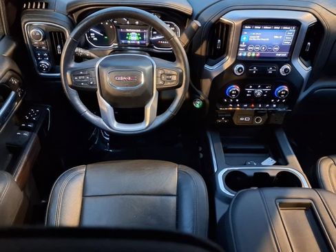 Used 2020 GMC Sierra 1500 SLT image 2