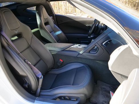 Used 2016 Chevrolet Corvette Z06 w/ 3LZ Preferred Equipment Group image 40