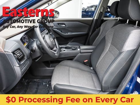 Used 2022 Nissan Rogue SV AWD/4WD image 14