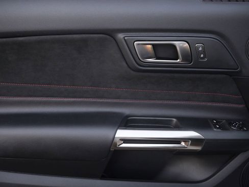 Used 2018 Ford Mustang Shelby GT350R w/ GT350R Equipment Group 920A image 18