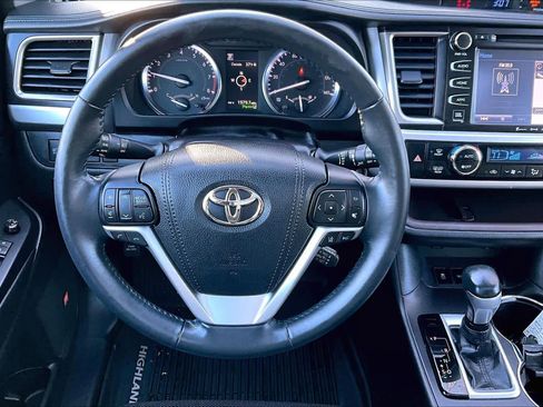 Used 2018 Toyota Highlander Limited image 6