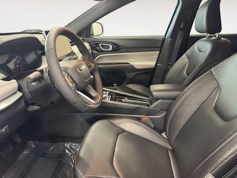 Used 2025 Jeep Compass Limited AWD/4WD image 7