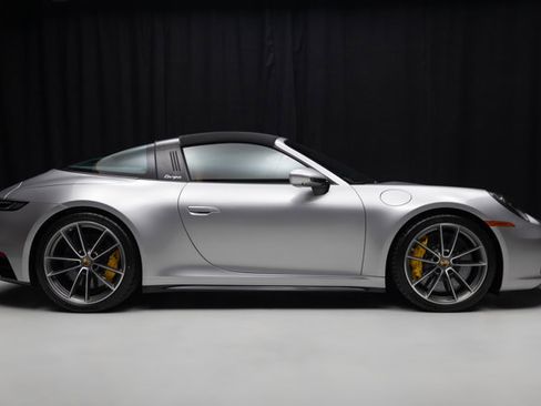Used 2024 Porsche 911 Targa 4S image 2