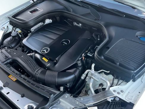 Used 2022 Mercedes-Benz GLC 300 4MATIC image 27