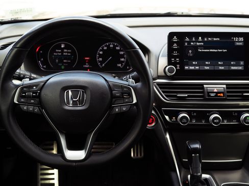 Used 2019 Honda Accord Sport image 19