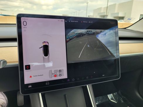 Used 2018 Tesla Model 3 Long Range image 17