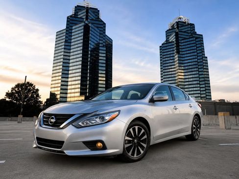 Used 2018 Nissan Altima 2.5 SL FWD image 1