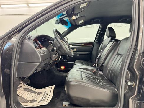 Used 2007 Lincoln Town Car Signature RWD image 7