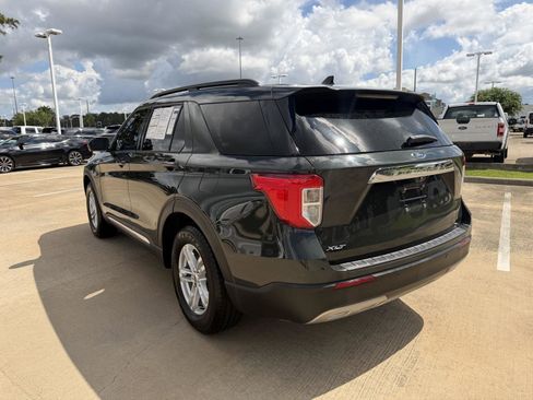 Used 2022 Ford Explorer XLT w/ Equipment Group 202A RWD image 10