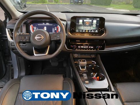 Used 2023 Nissan Rogue Platinum w/ Platinum Premium Package image 12