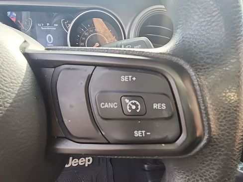 Used 2018 Jeep Wrangler Unlimited Sport AWD/4WD image 11