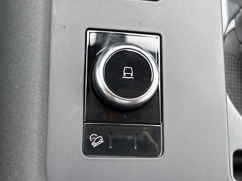 Used 2024 Land Rover Discovery S AWD/4WD image 42