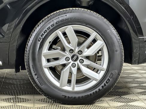 Used 2023 Audi Q5 2.0T Premium w/ Convenience Package image 24