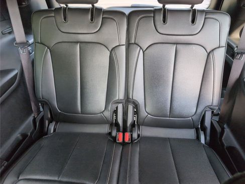 Used 2025 Jeep Grand Cherokee L Limited w/ Luxury Tech Group II RWD image 34