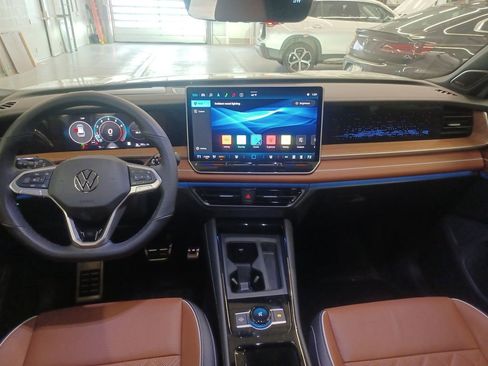 New 2026 Volkswagen Tiguan SEL R-Line AWD/4WD image 12